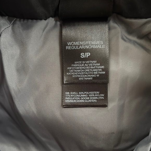 The North Face Women's Quilted Vest - Picture 3 of 4